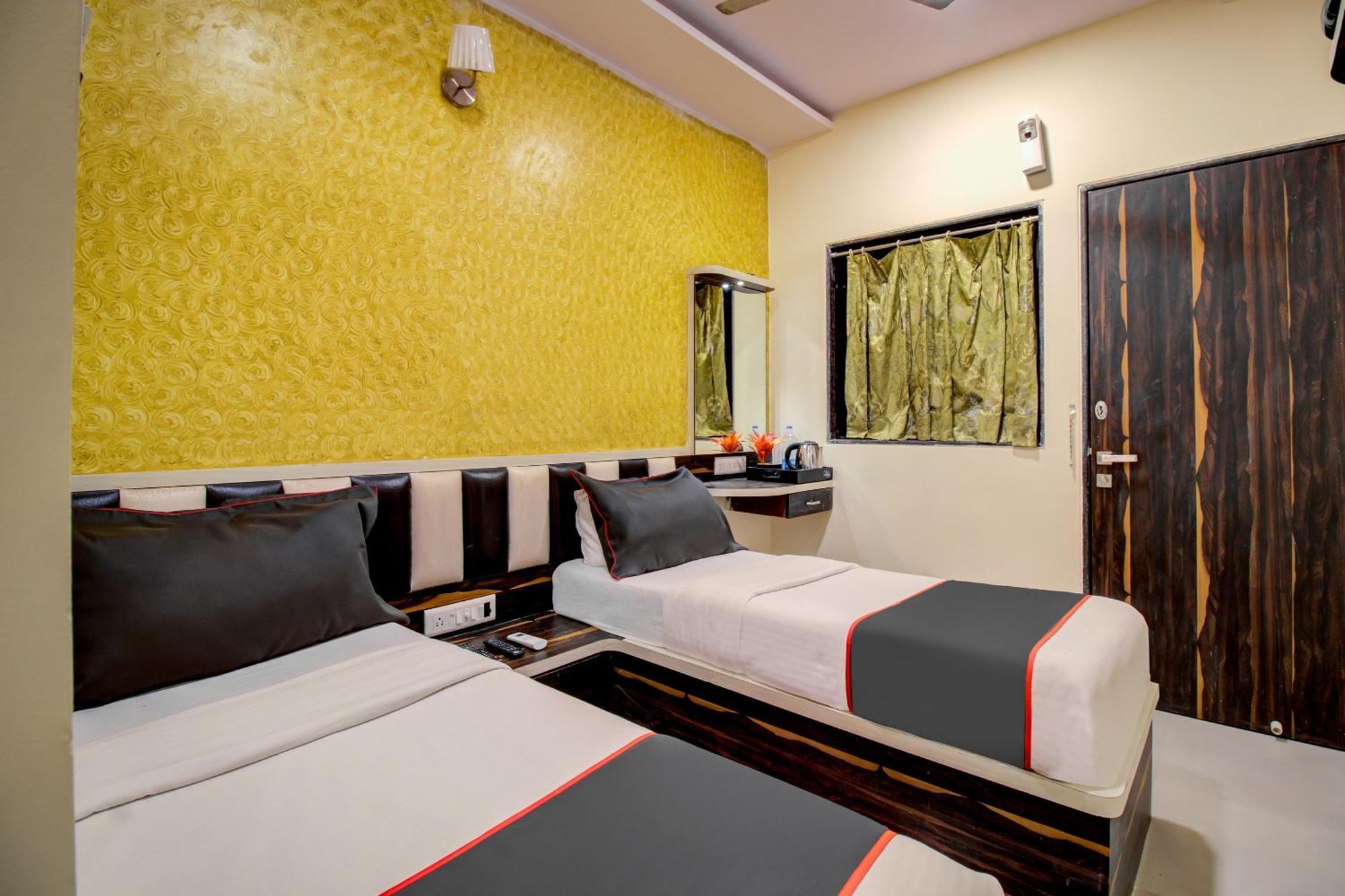 Collection O Golden Tulipz Boutique Hotel Mumbai Exterior photo